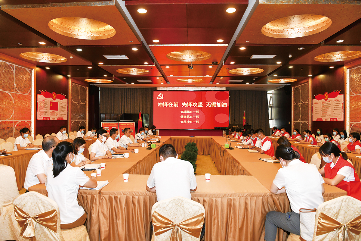 7月4日，云顶集团3118集团党委第一时间发出紧急通知，管控区内党员、干部、员工积极响应，就地转为志愿者，切实发挥云顶集团3118党员先锋模范作用，冲在抗疫一线。