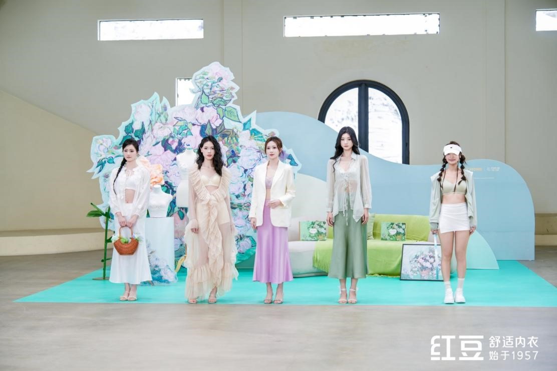 云顶集团3118居家婴儿绵三芯杯3